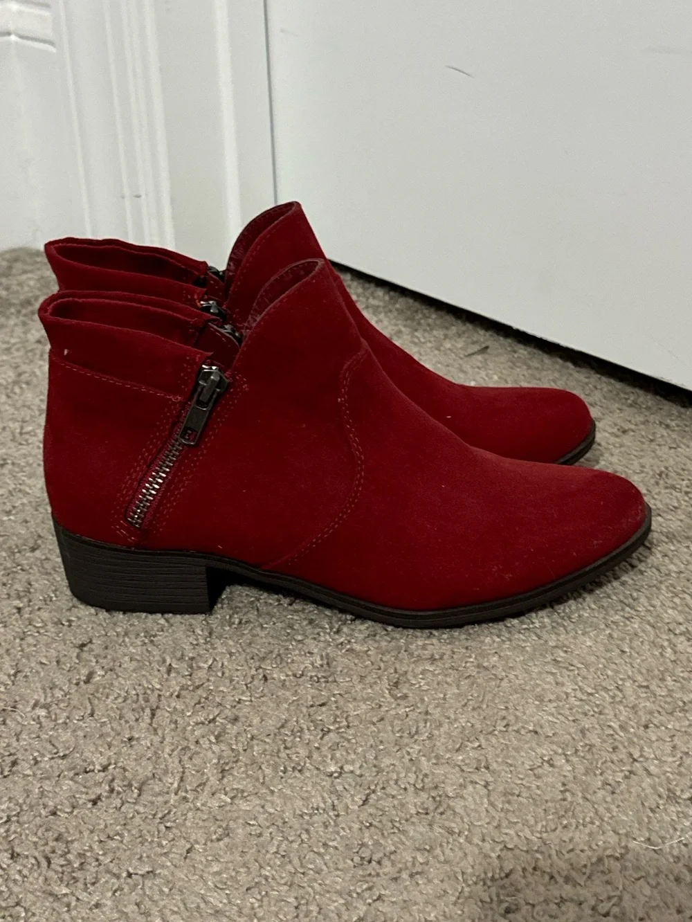 Pretty Sun & Stone size 6.5 cherry red Adeline boots faux suede new
